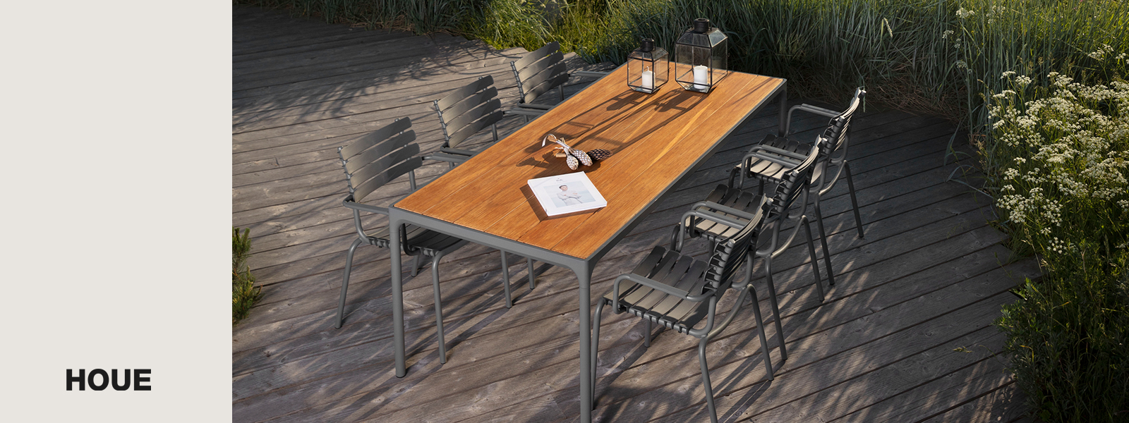 HOUE Four Slide background